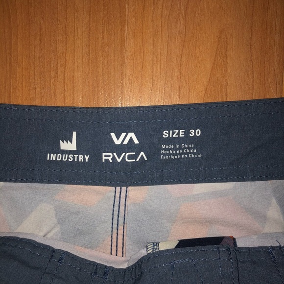 RVCA Board shorts - Picture 2 of 3